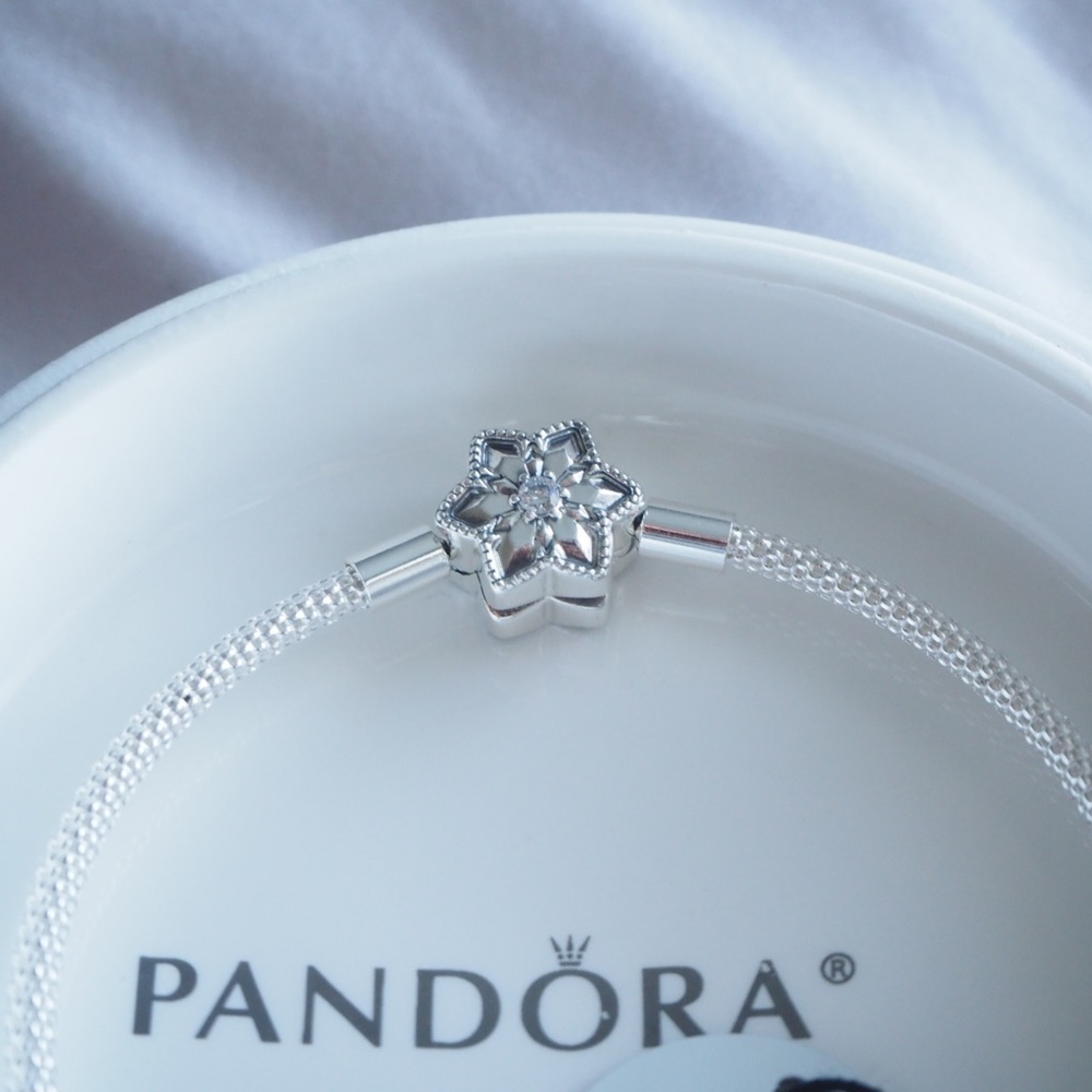 Pandora Bright Snowflake Mesh Bracelet 598616C01